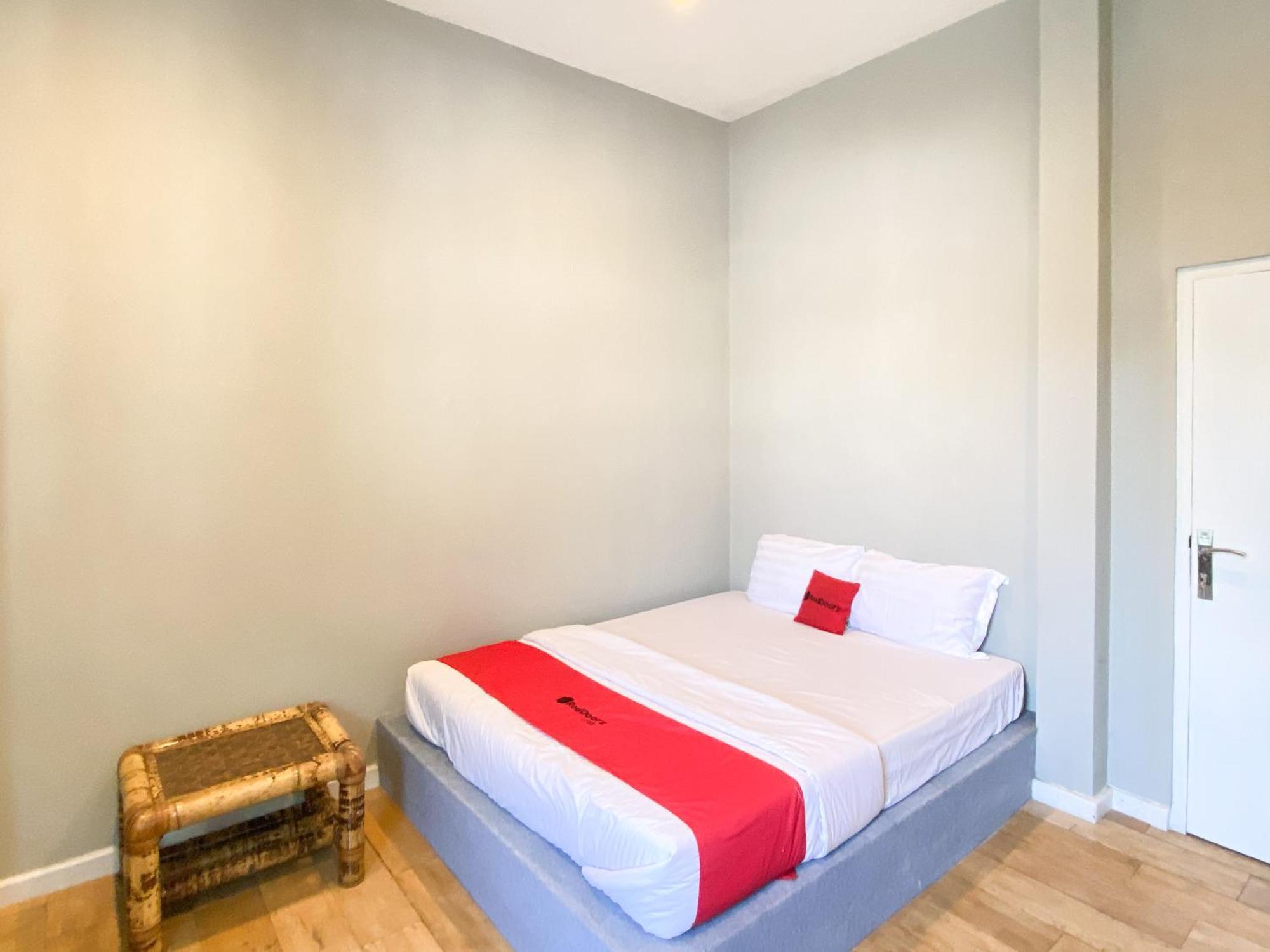 Hotel Reddoorz Near Balai Kota Timoho