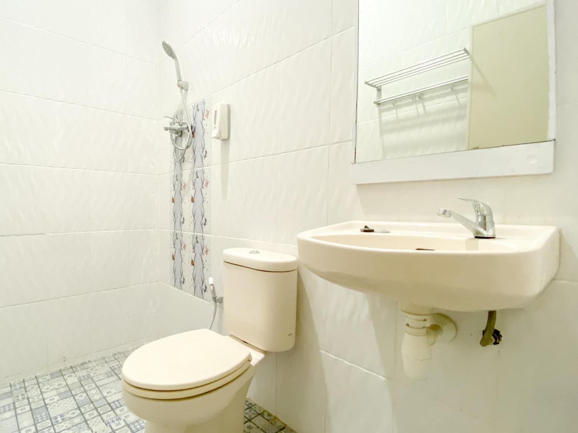 Reddoorz Near Balai Kota Timoho Hotel 2*