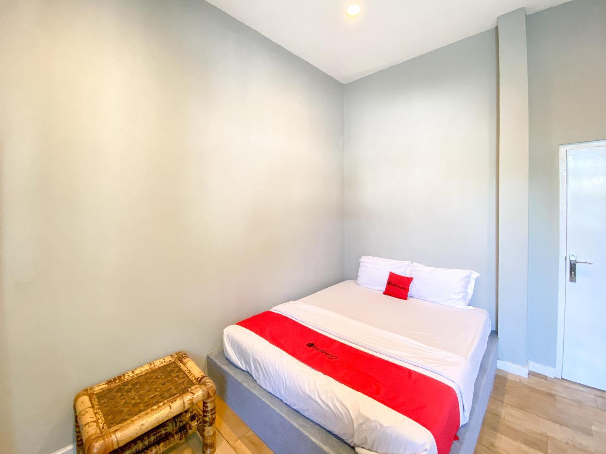 Hotel Reddoorz Near Balai Kota Timoho 2*